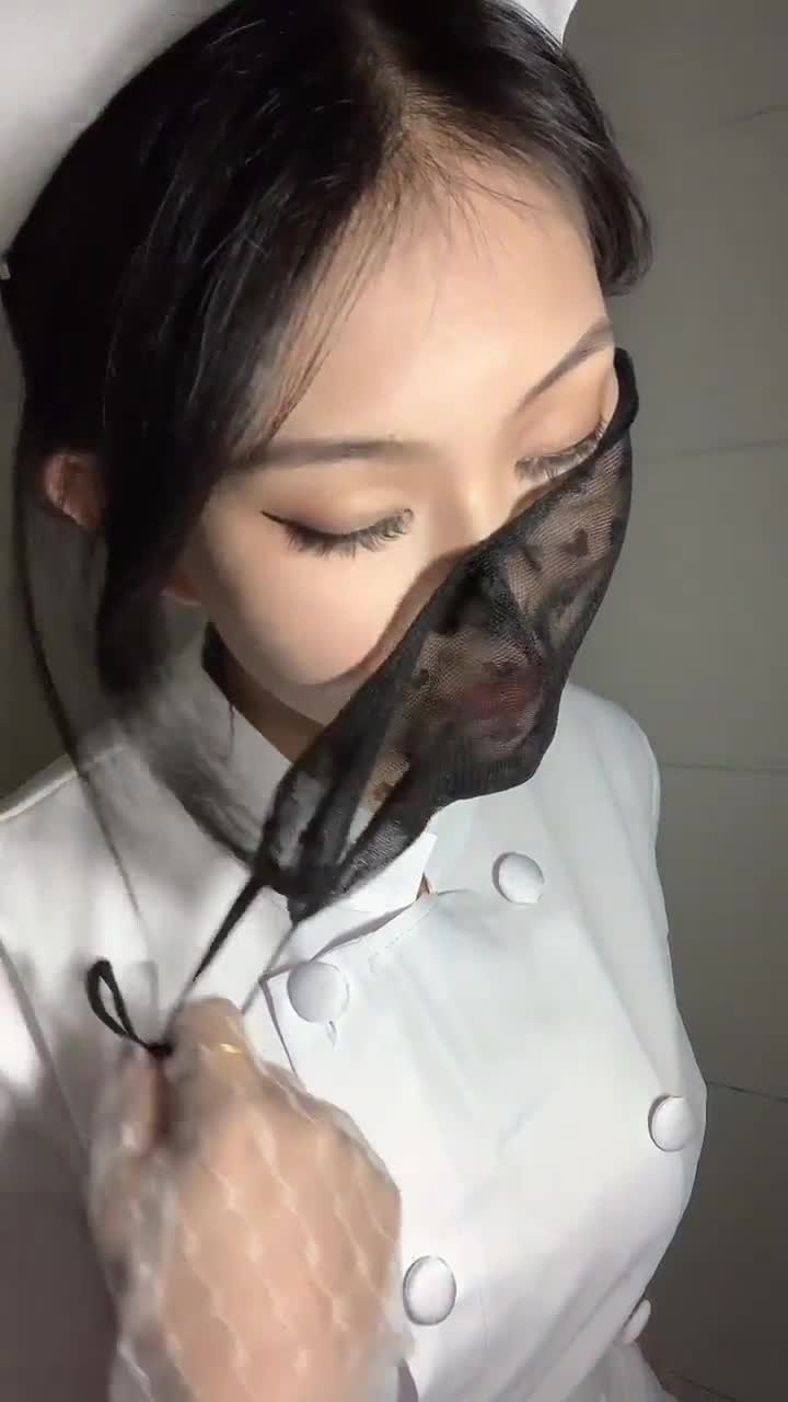 百D云泄密流出广西护士学院蒋X怿和男友日常自拍性爱视频把她草得服服帖帖说脏话
