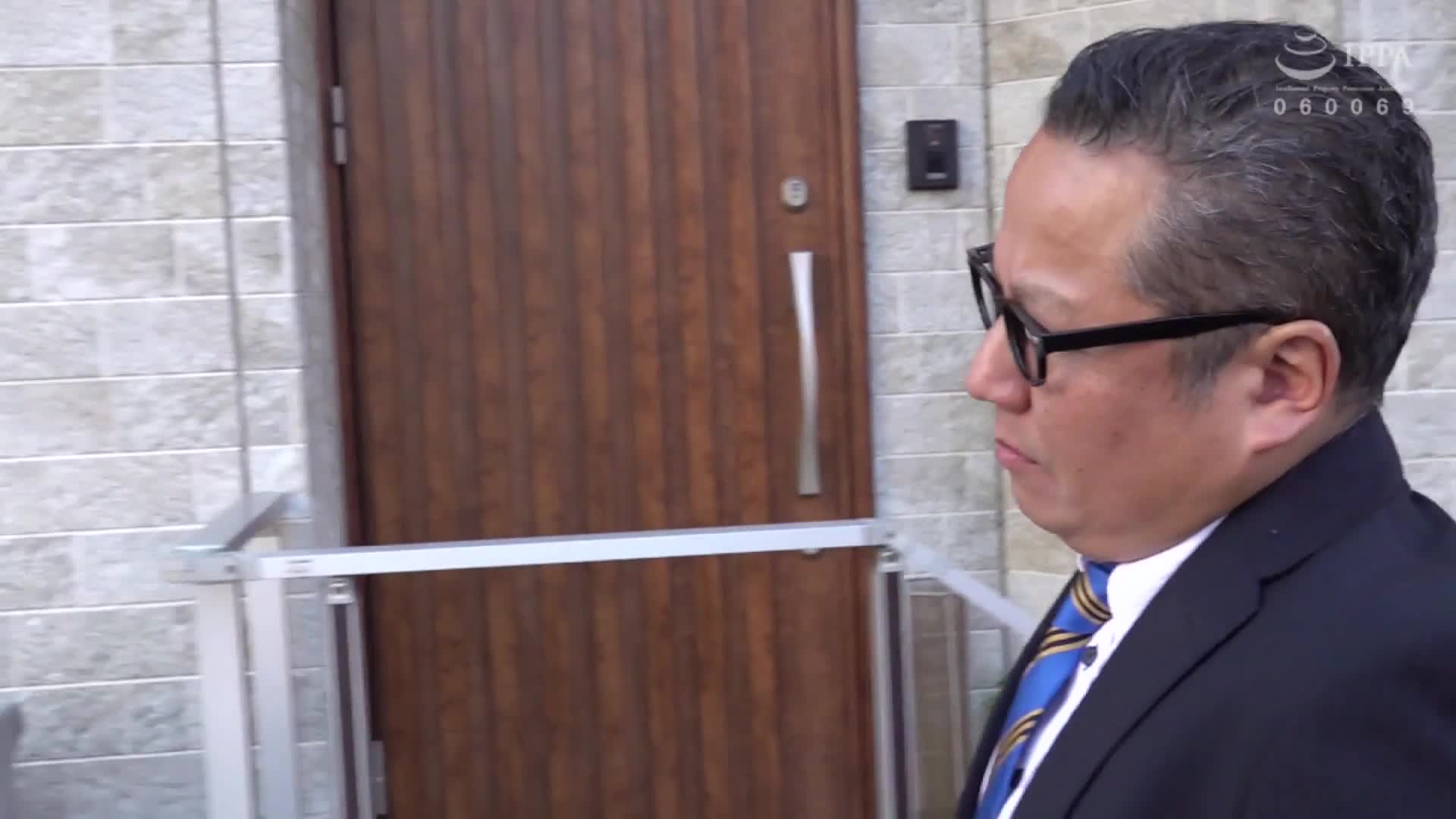 AQSH-084 [自提征用]对不正当解雇的年轻上司的妻子报复中出~森沢かな 