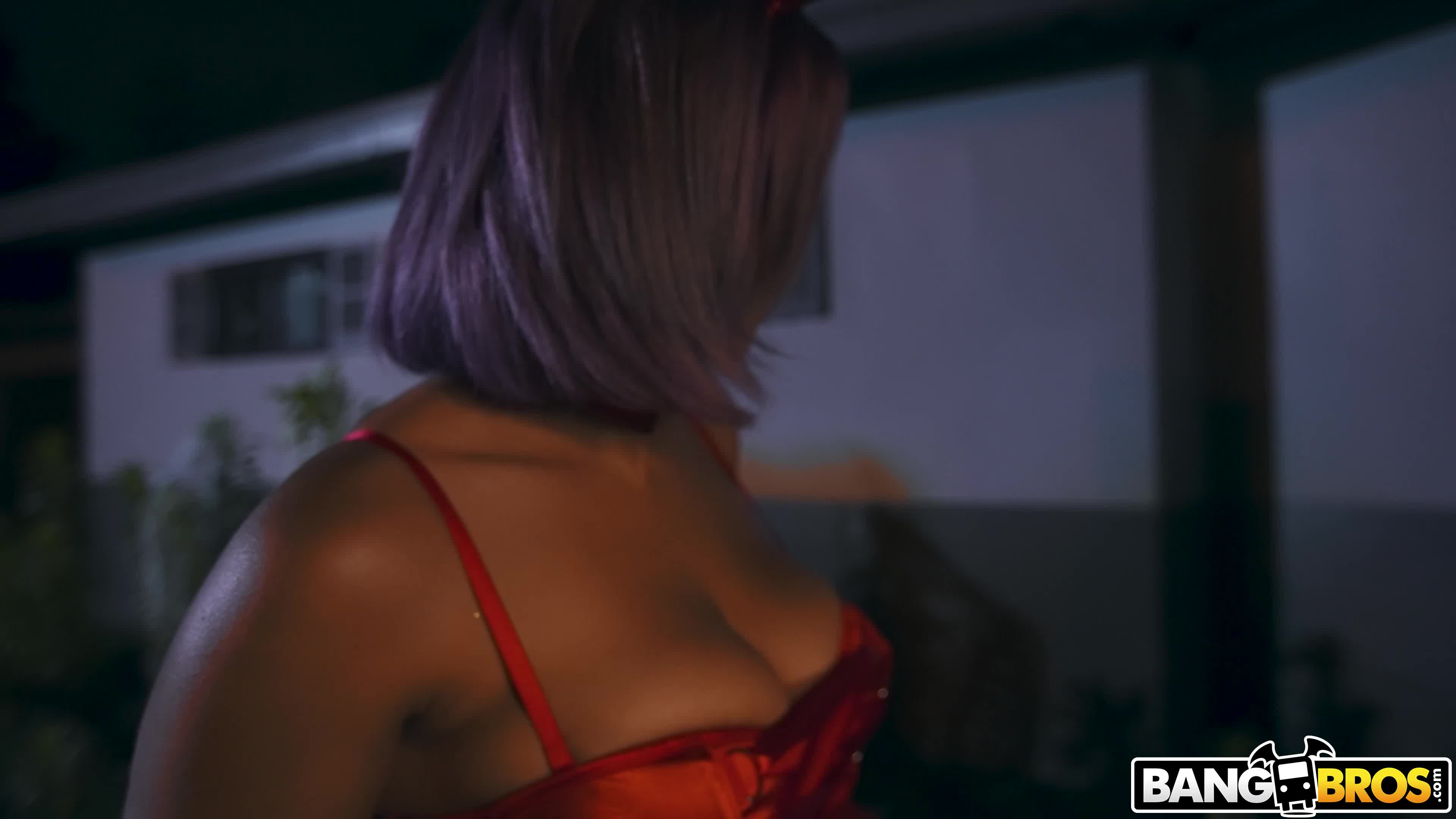 2048.cc -BigTitCreamPie.21.10.30 A Zombie Swalloween