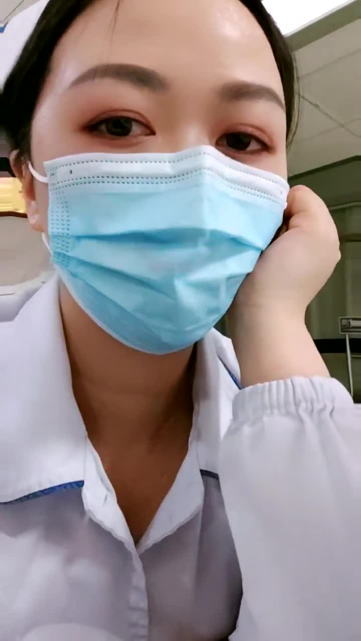 护士上班病房巡视夹跳蛋奶子荡出_1