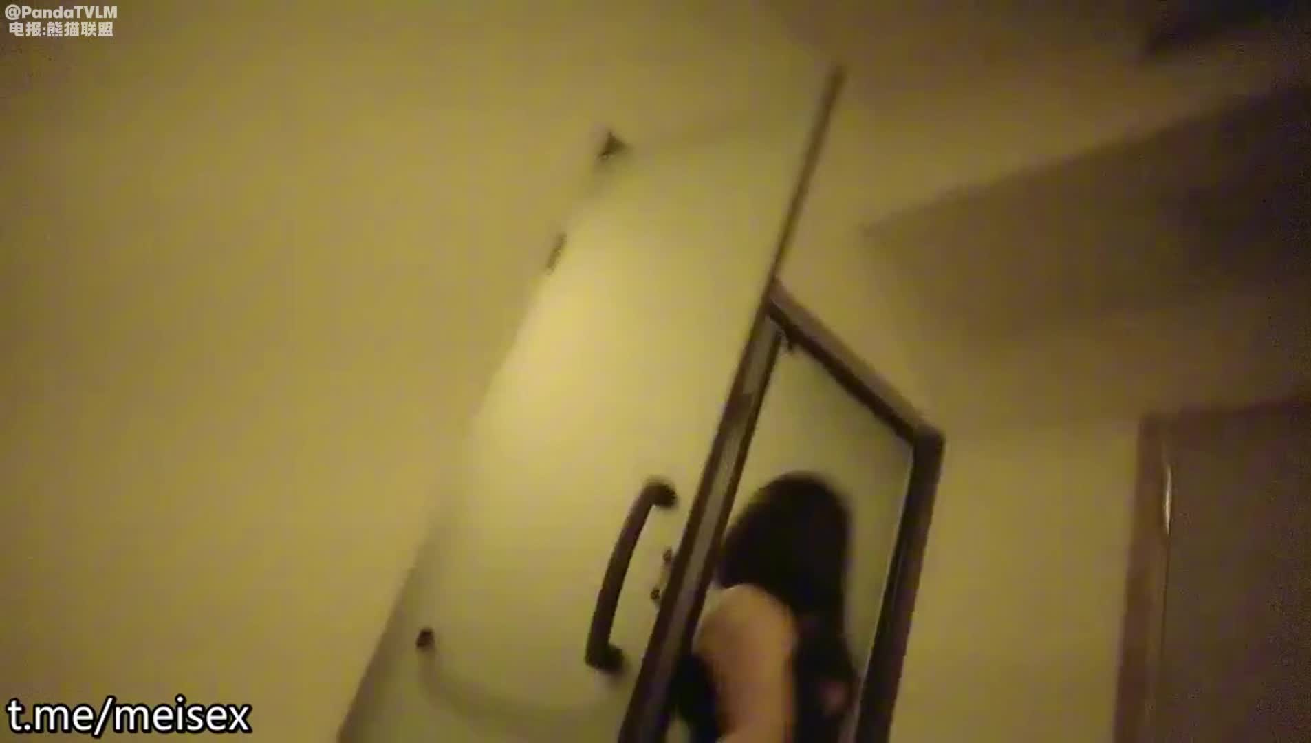 #熟女技师足浴店里点了个气质熟女 洗澡 擦身 毒龙 舔逼 度过轻松愉快的半个小时