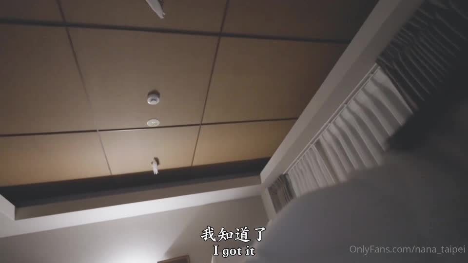 白虎肥穴蜜汁女神 NANA NTR3：给老公的礼物 油亮丝袜配高跟 绿帽老公 淫语不停#娜娜 #NTR #绿帽 #淫语 #内射