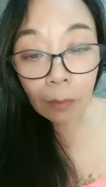 乱伦：眼镜骚妈
