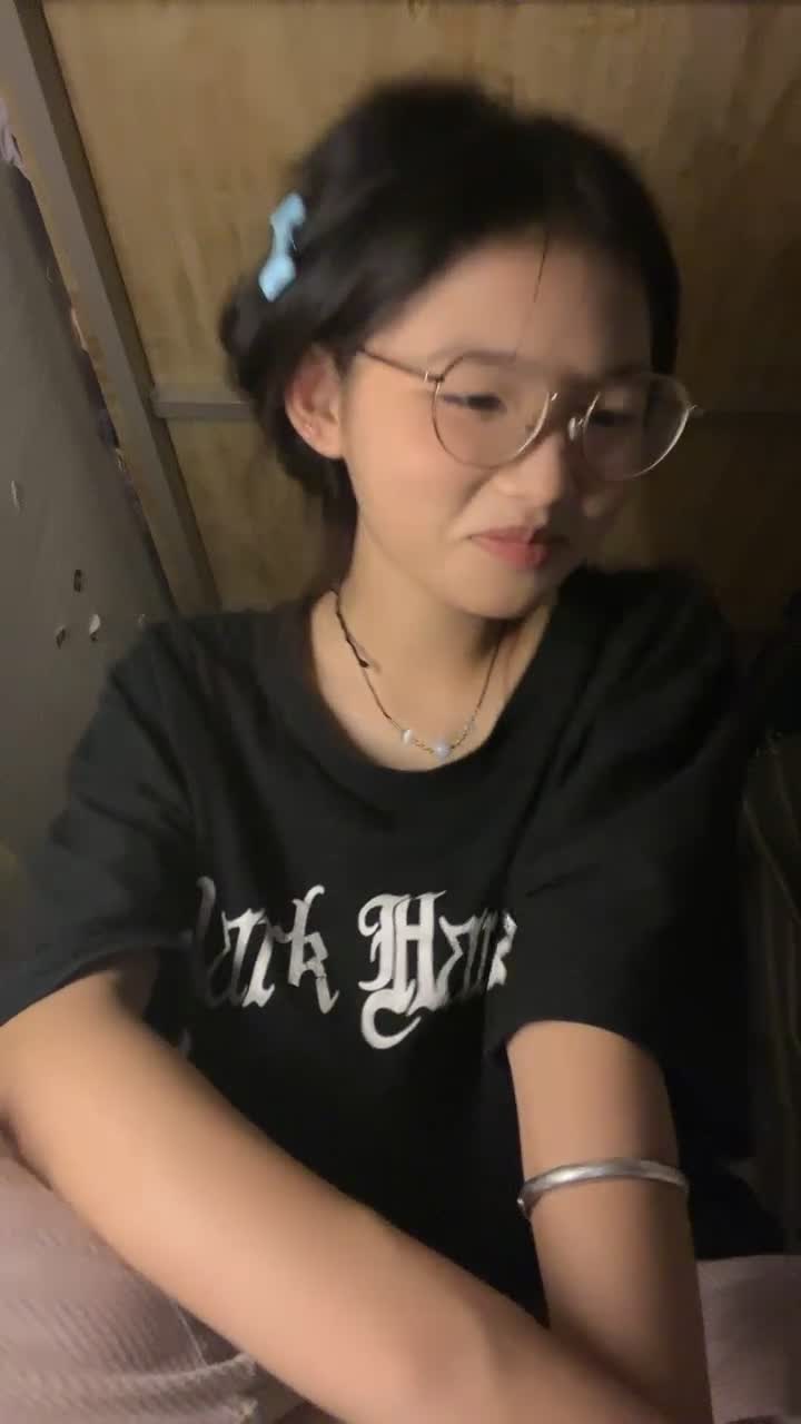 #第二集 #高中生 #萝莉 #学生 #反差 真是高中生下海黄播，超级嫩