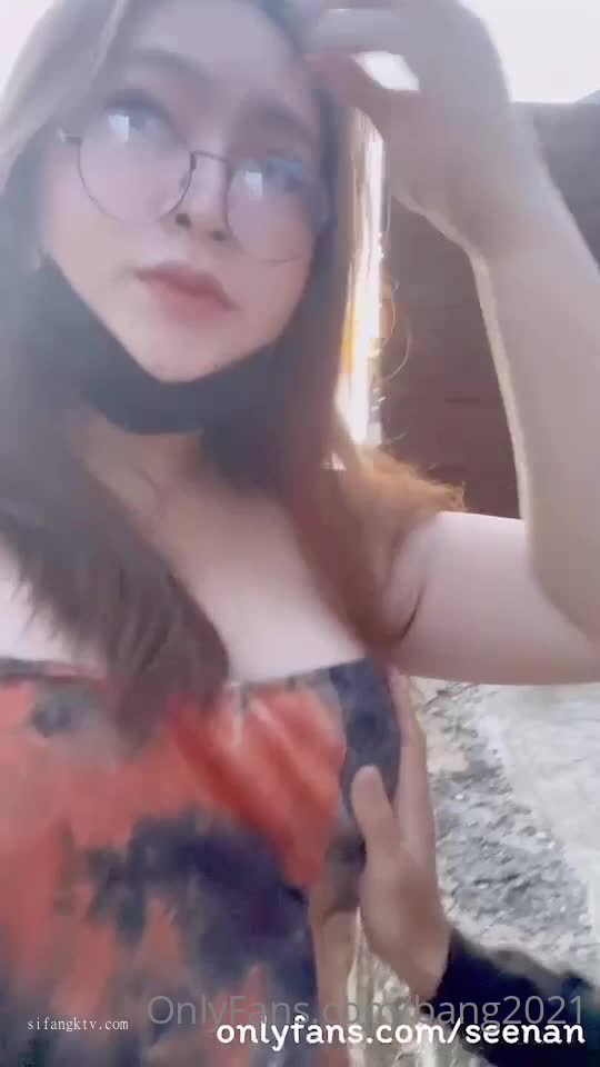 bang的快乐生活】私拍~各种玩肏他的专属巨乳肥臀人造外围T母狗点此查看更多
