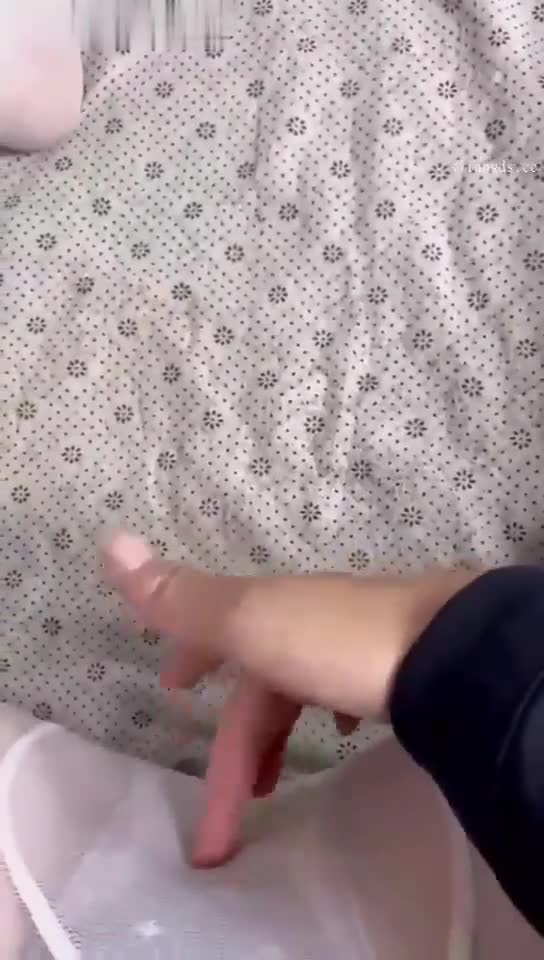 ，肉肉的丝袜妹 大奶 道具自慰
