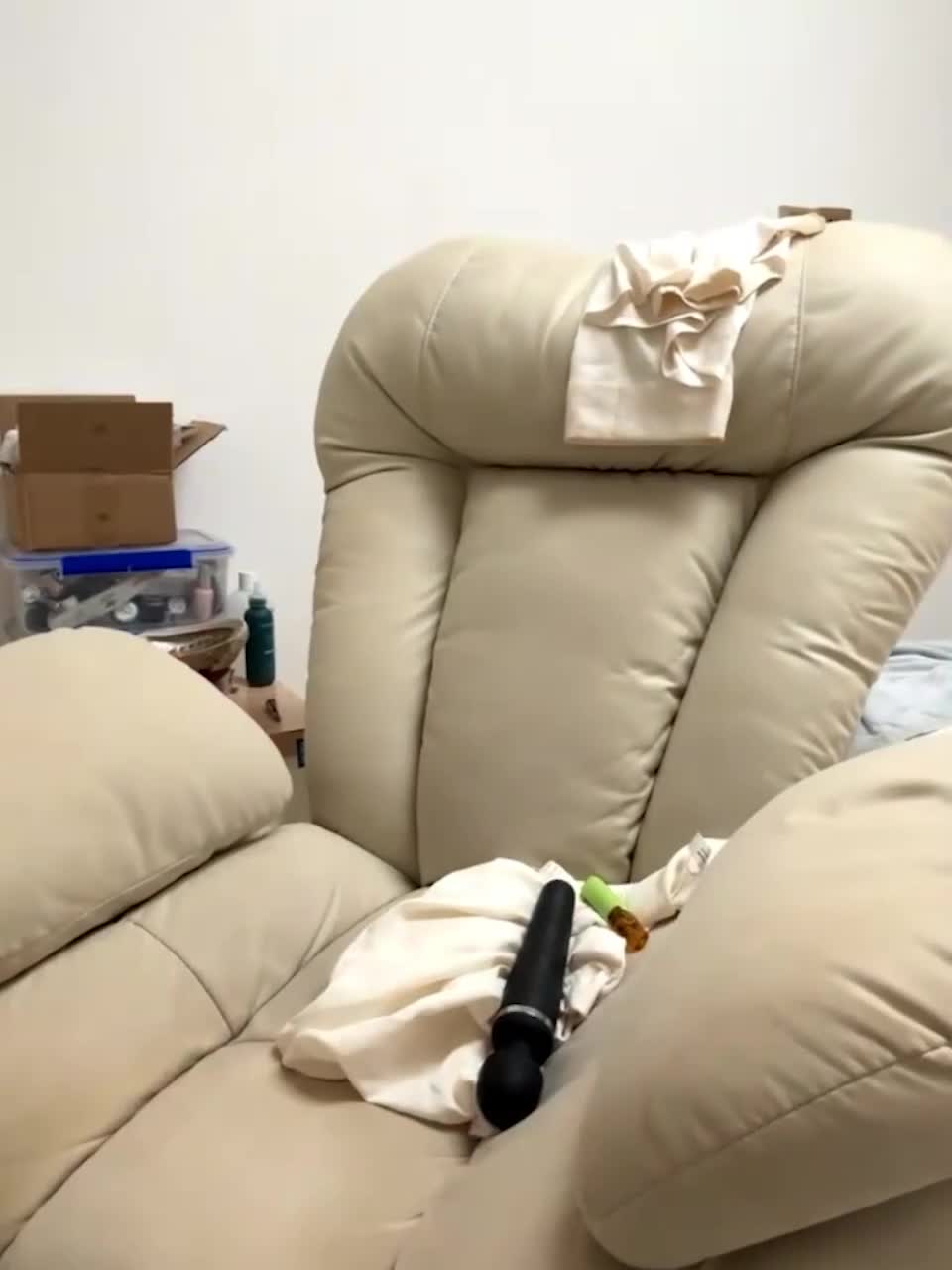 丰满坦克妹直播自慰