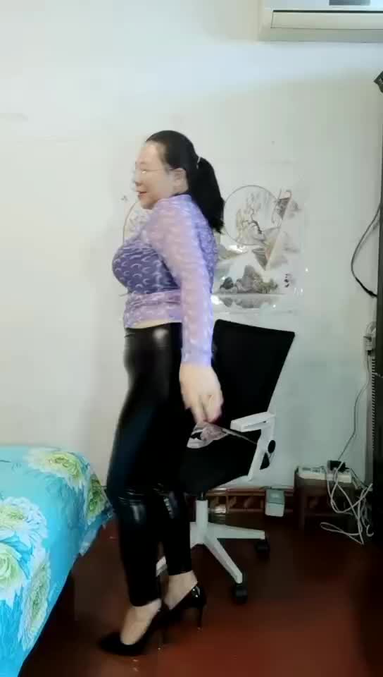 #抖音 #单姐 #熟女 【抖音熟女福利】风骚熟女 丰臀巨乳情趣裸舞 道具自慰掰逼卖骚