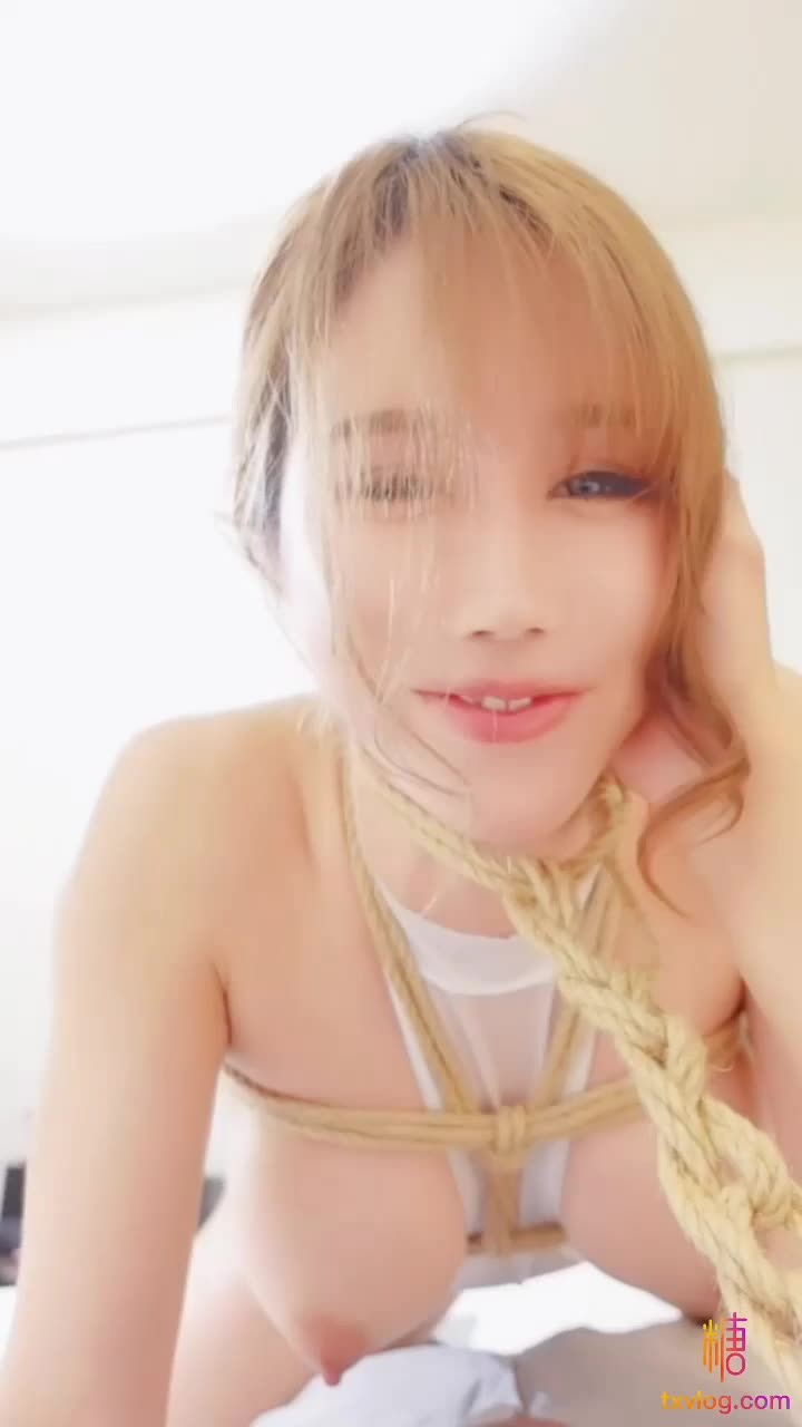 #国产精品 芭比女神究极梦幻粉乳#辛尤里束缚小母狗圆硕粉乳交合 女上位阳具深入无毛嫩穴 顶到子宫美妙呻吟点此查看更多