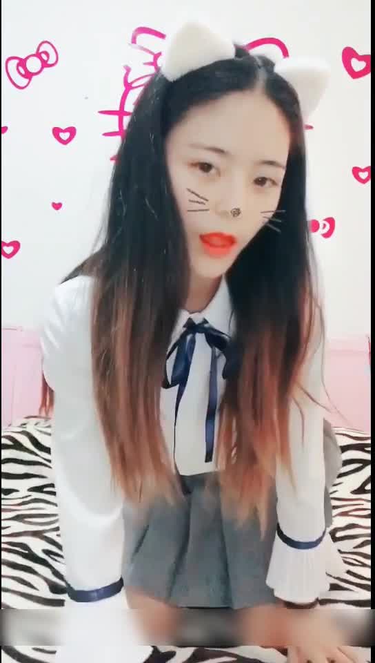 #鹿少女 #剧情 #直播火极一时的网红，拍了挺多剧情，对白很骚，逢操必内射。可惜画质差。