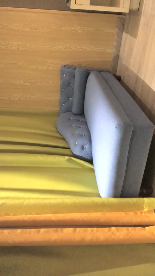 【鑫仔探花】00后小萝莉，苗条淫荡，大屌狂干高潮