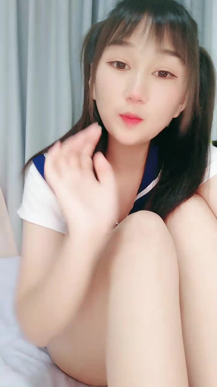 #直播 甜美文静小姐姐！学生制服双马尾！无毛嫩穴