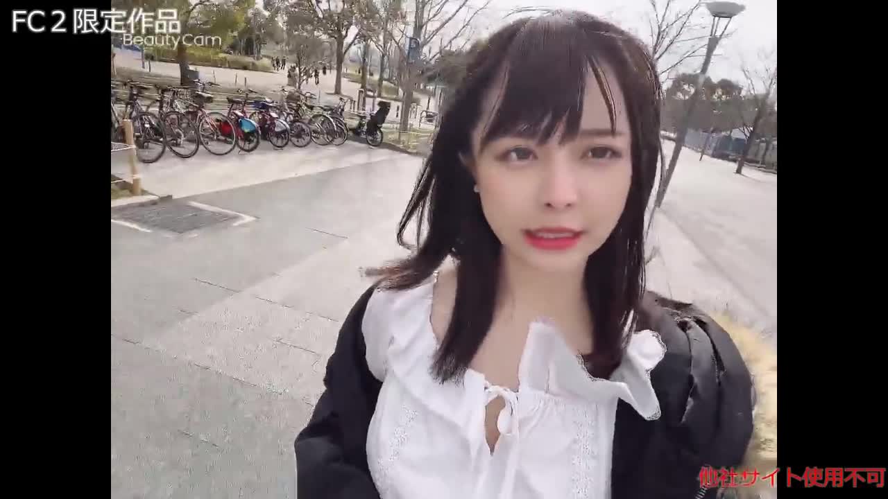 #日本 甜美少女，逛街去游戏厅 少女心爆棚，还是个巨乳