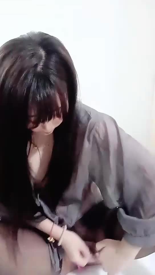 【#兔宝哟】 可爱萝莉~童颜美乳 跳蛋自慰~电击抽蓄高潮喷水