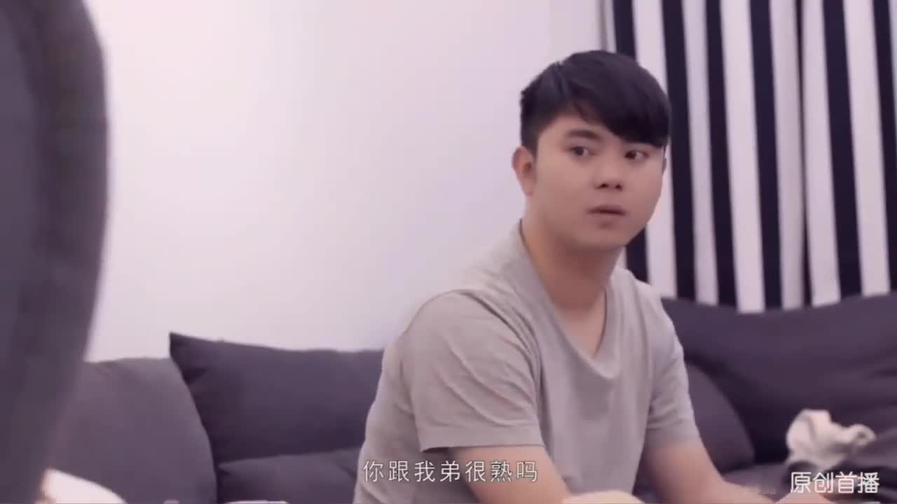 台湾AV-性感女学生受淫魔老师的性惩罚标签： #台湾 #学生 #性感