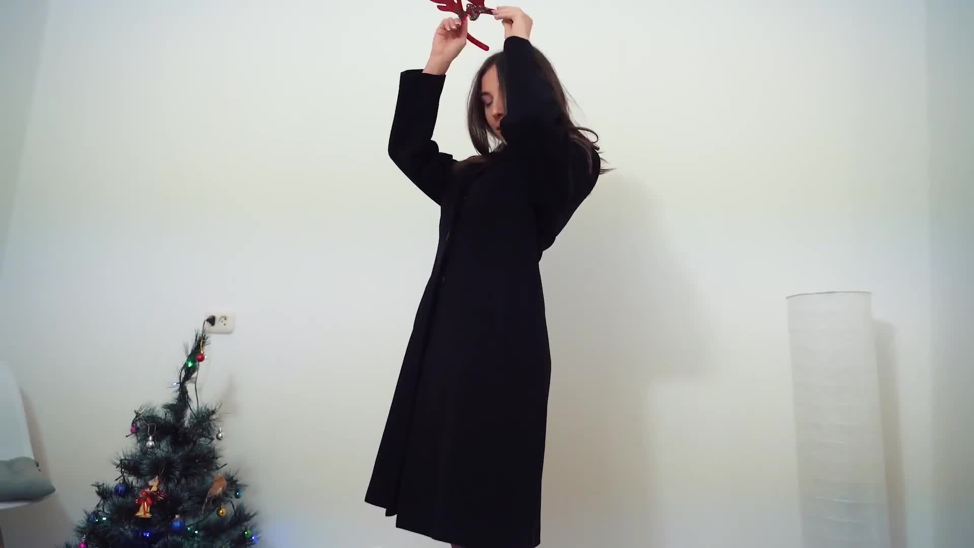 18年美丽的女孩获取性别为圣诞节和暨口 迪克为莉莉 onlyfans dickforlily标签： #dickforlily #onlyfans
