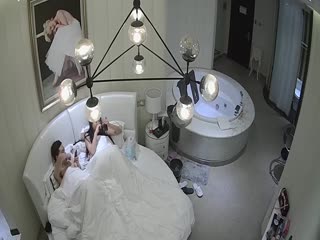 吃瓜,爆料闷骚女约炮嘴里喊着不要身体却不自主躺床口交,乳交爽的不要不要